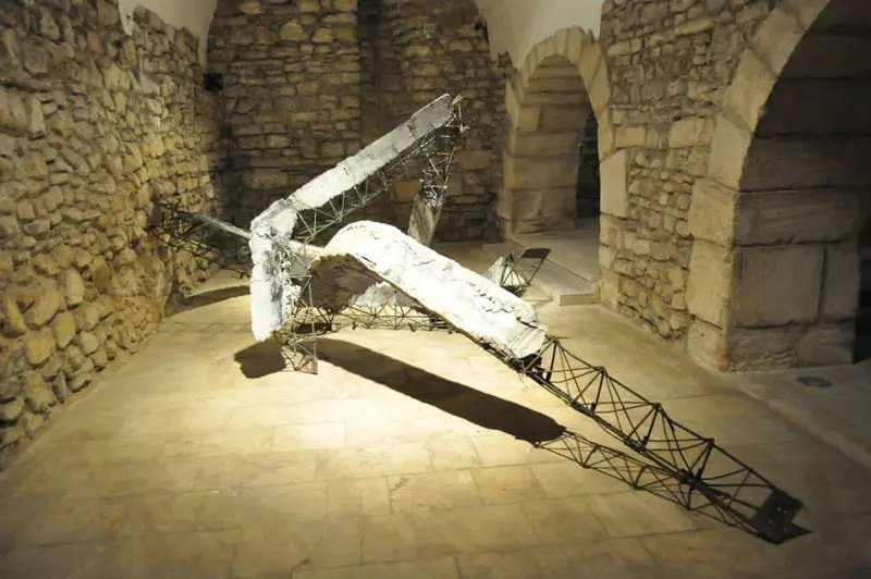 Ruine, lucrare de David Farcaș, ExpoMaraton 2014